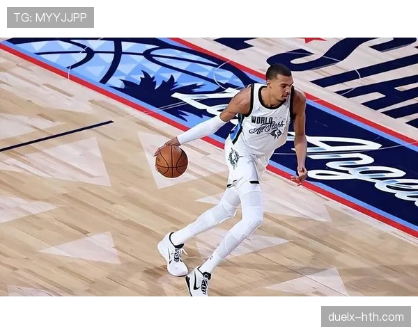 文班亚马挡拆制造对位优势提升内线威胁与防守效率